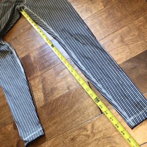 Lululemon Wunder Under Micro Stripe Leggings - Size 4 - Picture 6 of 7